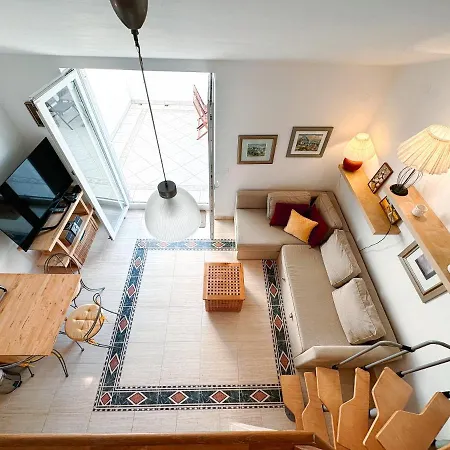 Apartment 2 *